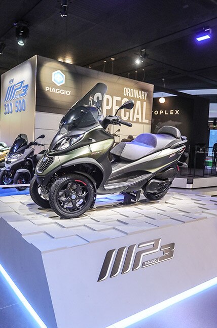 Piaggio presenta ad EICMA la nuova gamma MP3 Piaggio presenta ad EICMA la nuova gamma MP3
